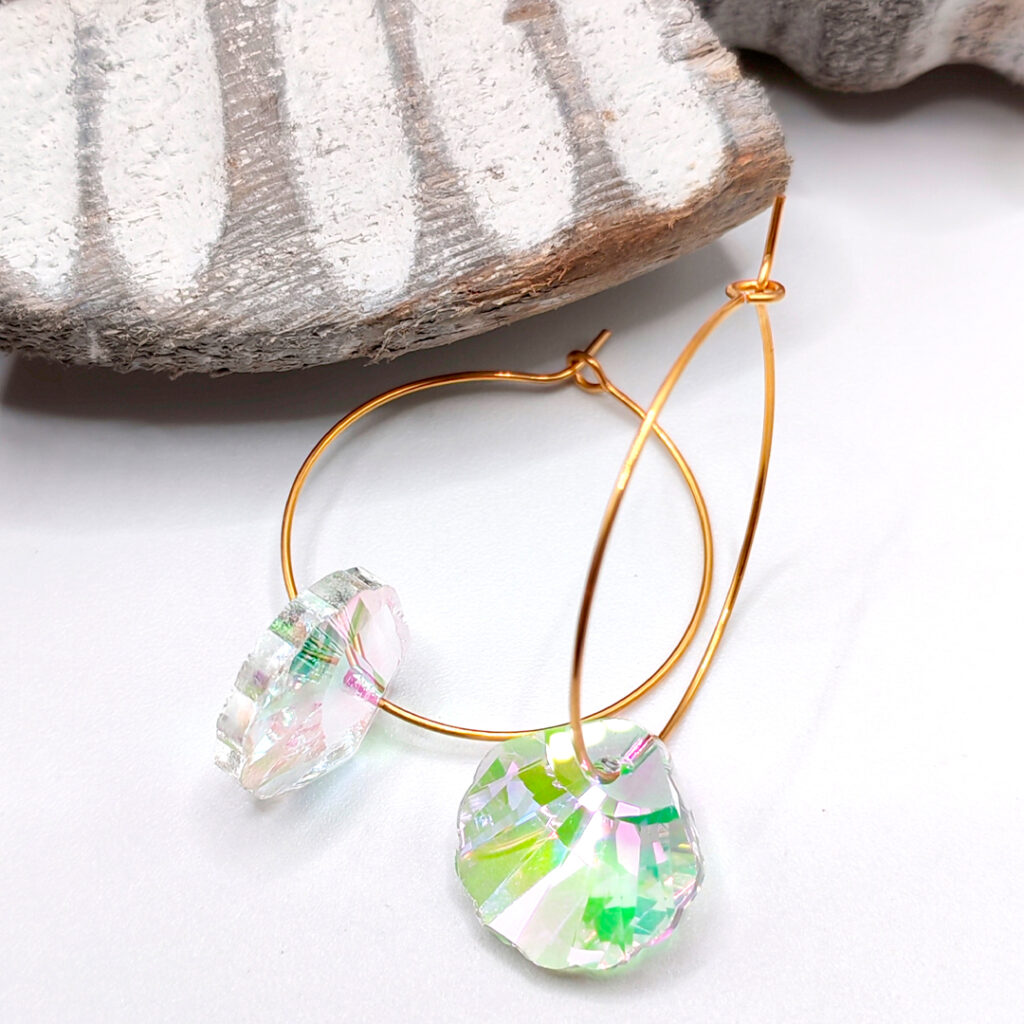 Pendientes aro dorado con cristal iridiscente